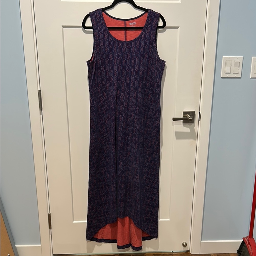 Duluth size M Sleeveless Blue and Reddish-orange dotted Maxi Dress